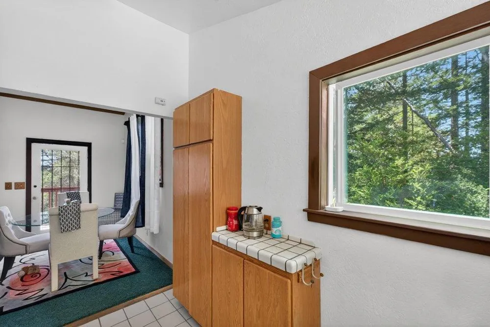12040 Madrone Avenue Felton, CA 95018