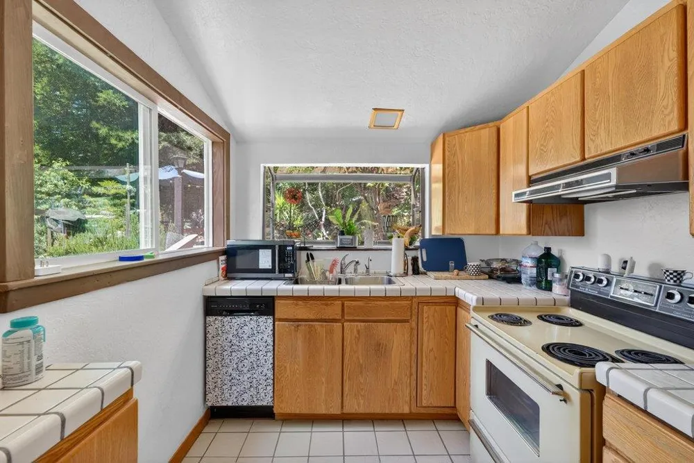 12040 Madrone Avenue Felton, CA 95018