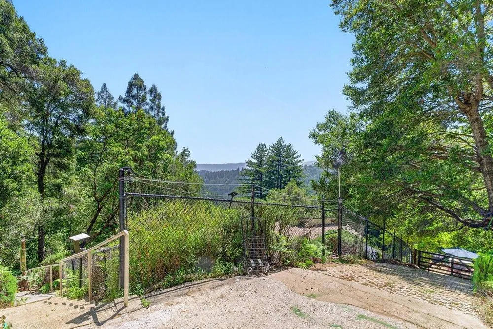 12040 Madrone Avenue Felton, CA 95018