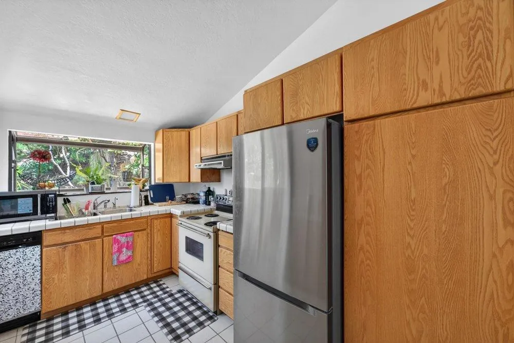 12040 Madrone Avenue Felton, CA 95018
