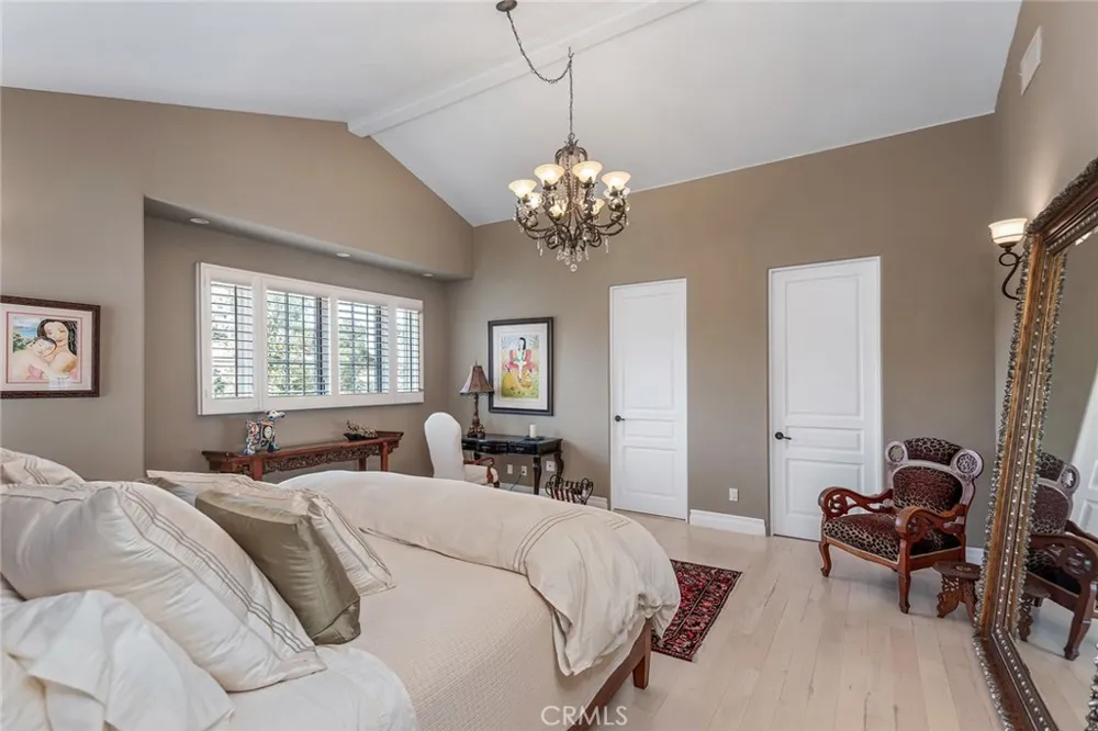 5600 ROUND MEADOW ROAD Hidden Hills, CA 91302