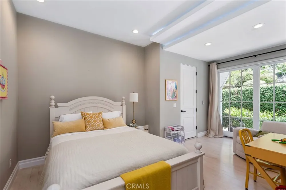 5600 ROUND MEADOW ROAD Hidden Hills, CA 91302