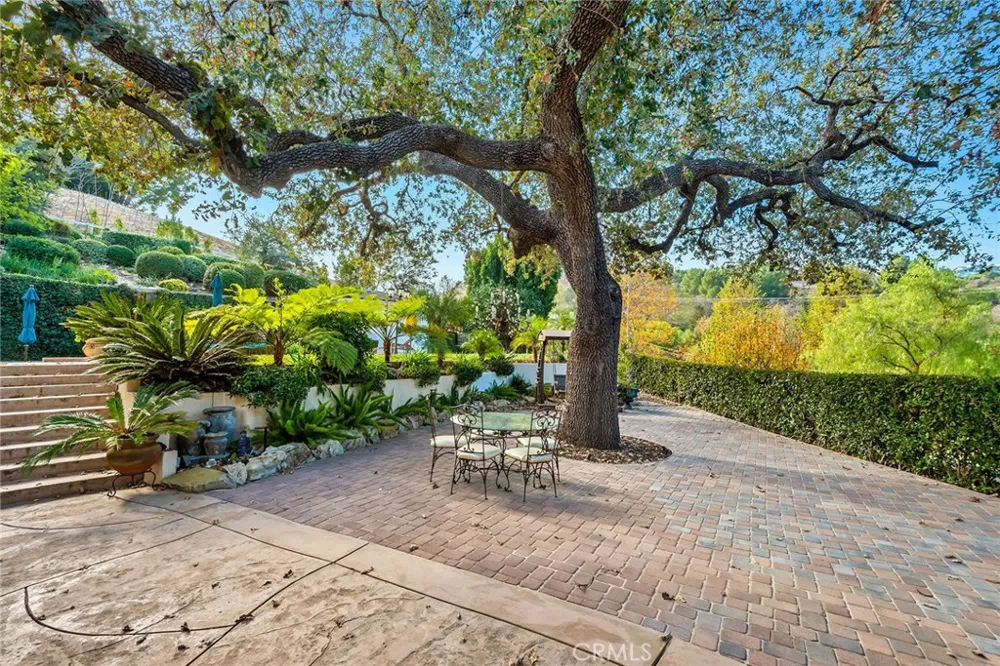 5600 ROUND MEADOW ROAD Hidden Hills, CA 91302