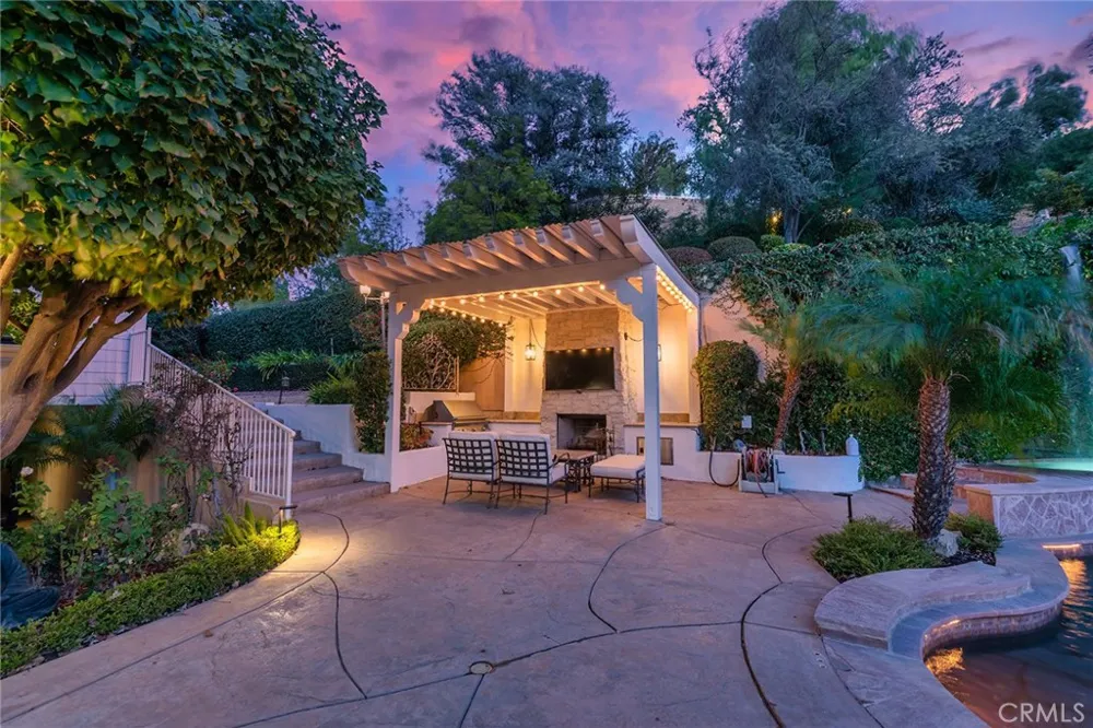 5600 ROUND MEADOW ROAD Hidden Hills, CA 91302