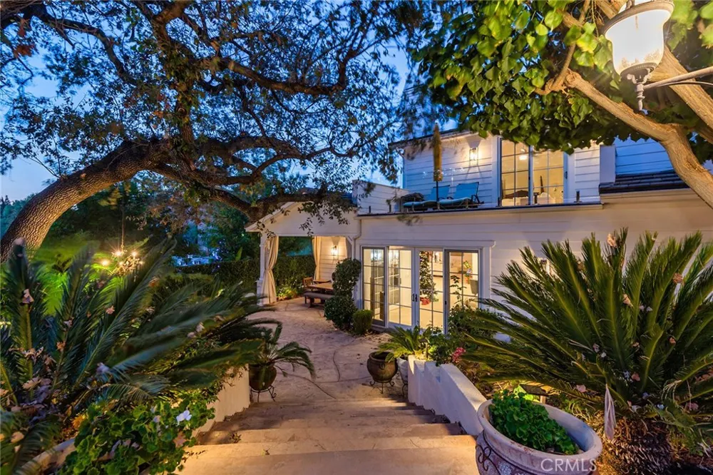 5600 ROUND MEADOW ROAD Hidden Hills, CA 91302