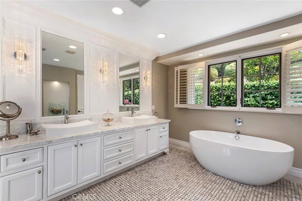 5600 ROUND MEADOW ROAD Hidden Hills, CA 91302