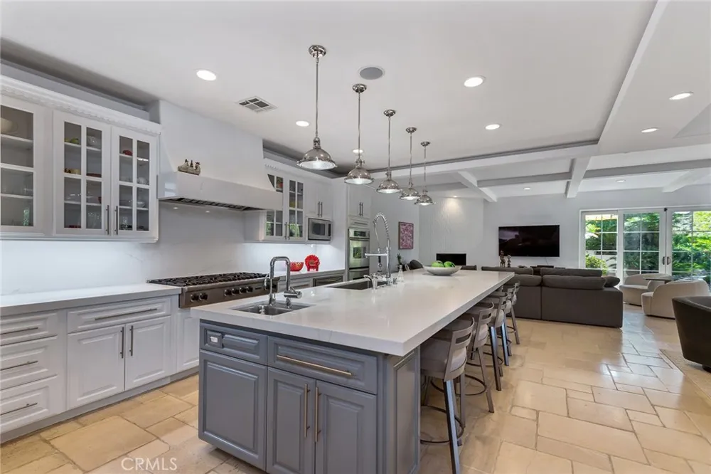 5600 ROUND MEADOW ROAD Hidden Hills, CA 91302