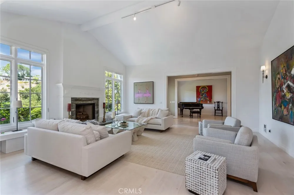 5600 ROUND MEADOW ROAD Hidden Hills, CA 91302