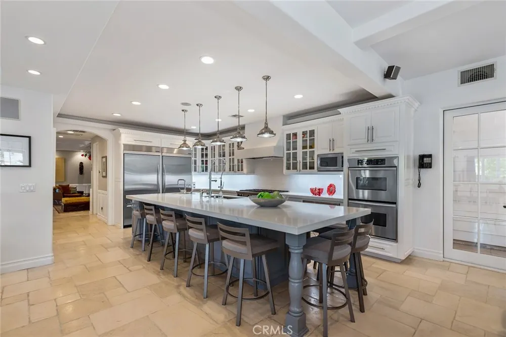 5600 ROUND MEADOW ROAD Hidden Hills, CA 91302