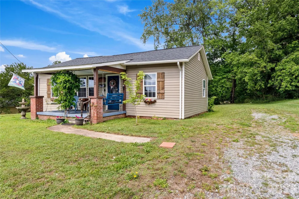 112 Hillcrest Street Jonesville, NC 28642