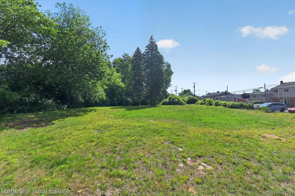 8304 Lanewood Street Westland City, MI 48185