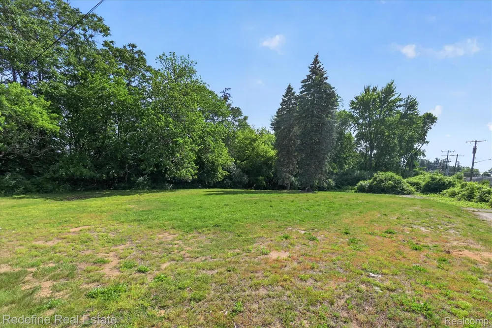 8304 Lanewood Street Westland City, MI 48185