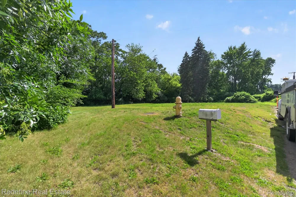 8304 Lanewood Street Westland City, MI 48185
