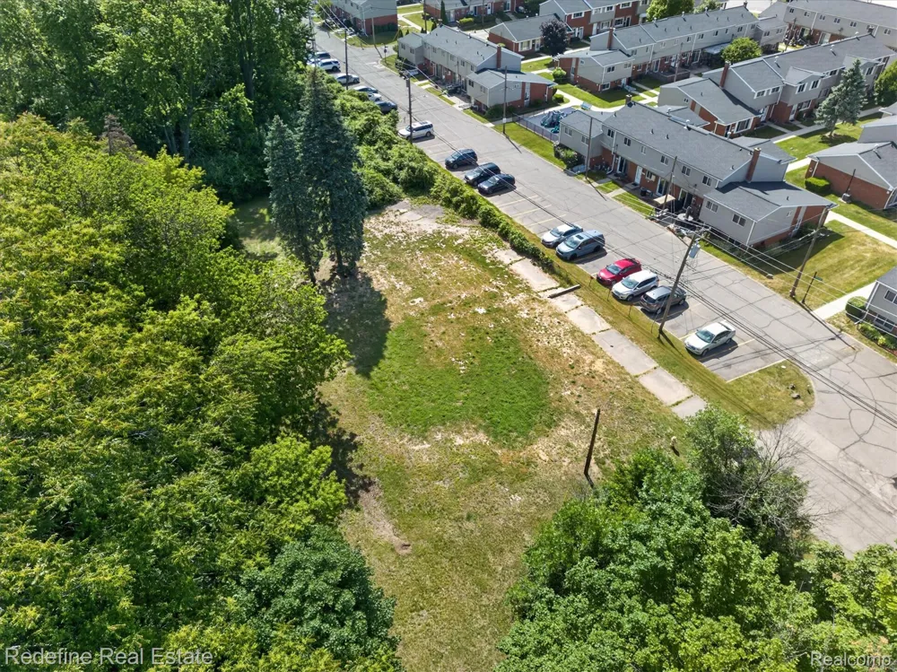 8304 Lanewood Street Westland City, MI 48185