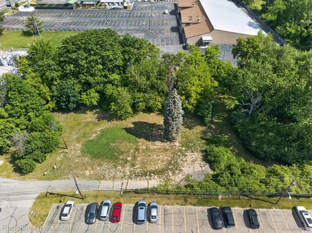 8304 Lanewood Street Westland City, MI 48185