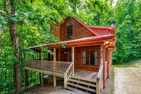 213 Moonshine Hollow