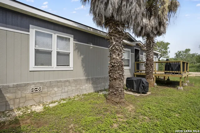 510 Cedar Jourdanton, TX 78026