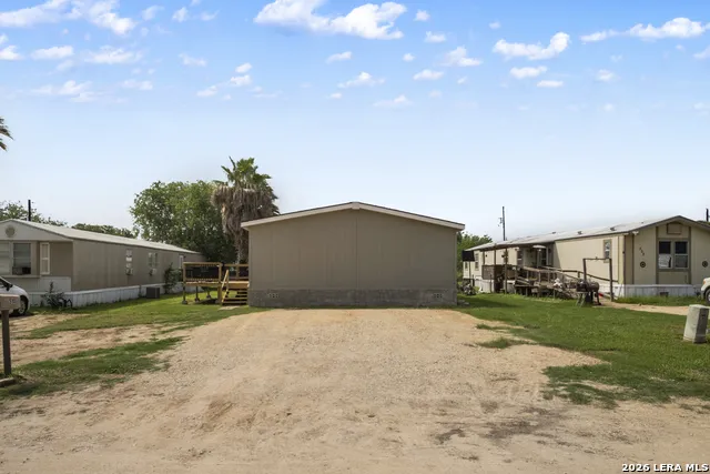 510 Cedar Jourdanton, TX 78026