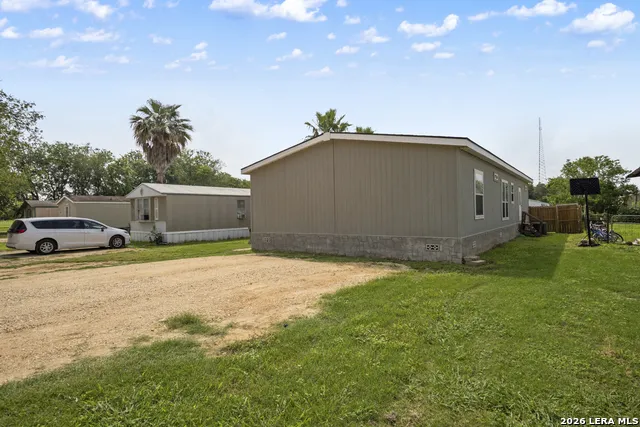 510 Cedar Jourdanton, TX 78026