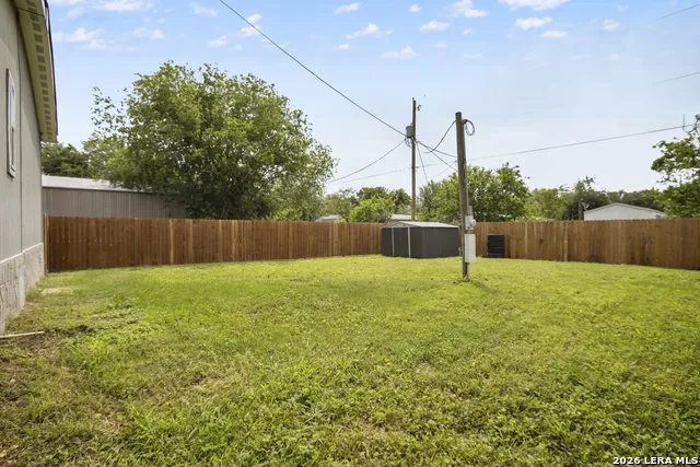 510 Cedar Jourdanton, TX 78026