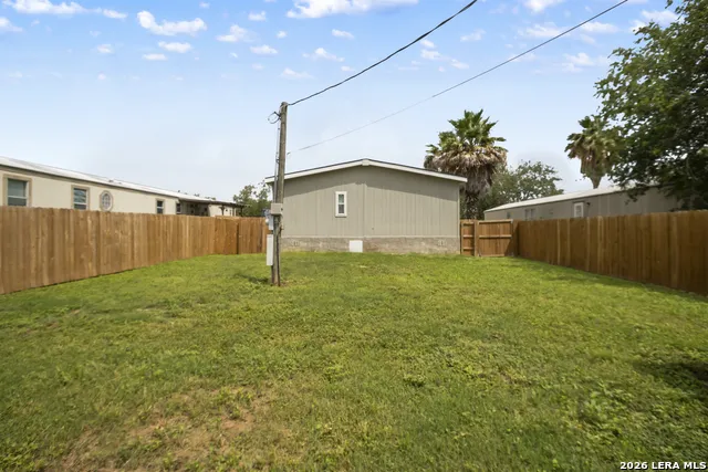 510 Cedar Jourdanton, TX 78026