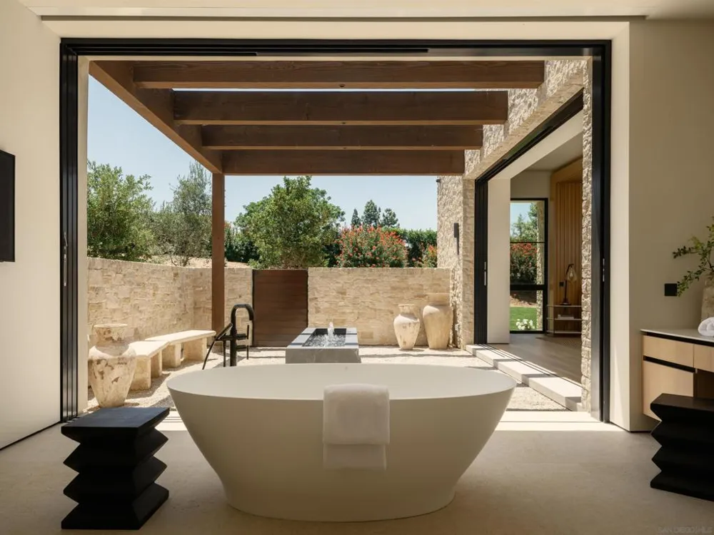 17650 Los Morros Rancho Santa Fe, CA 92067