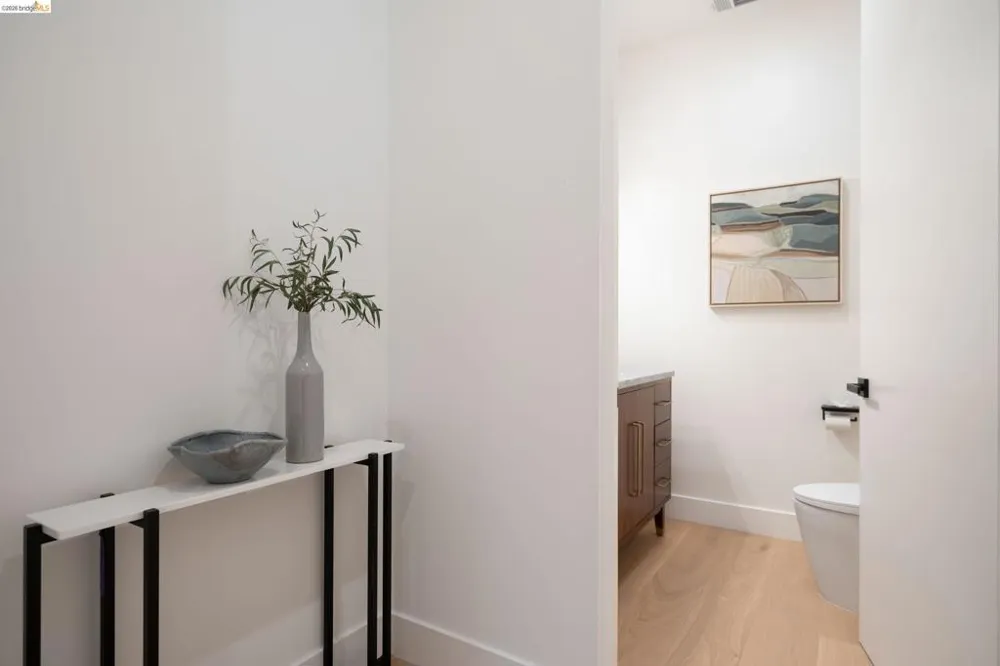 1667 Trestle Glen Rd Oakland, CA 94610