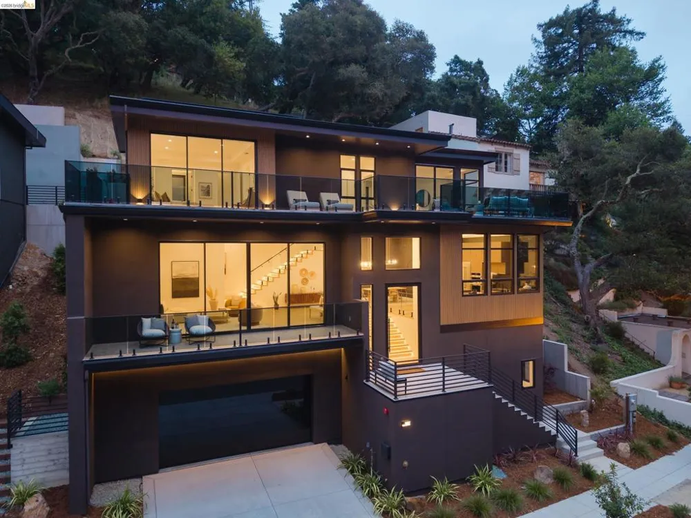 1667 Trestle Glen Rd Oakland, CA 94610