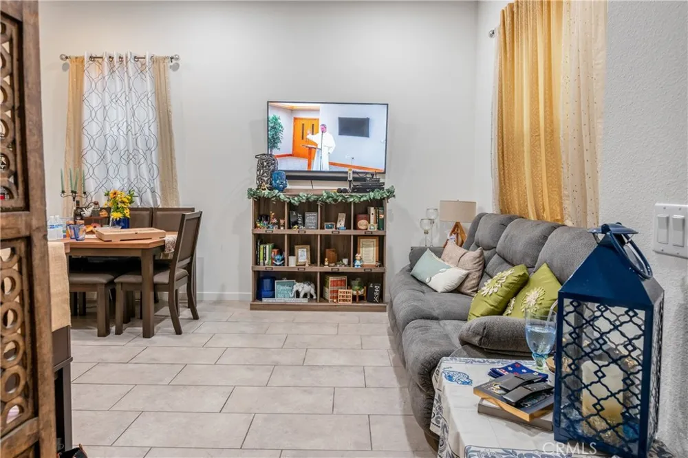 4956 Willow #E Montclair, CA 91763