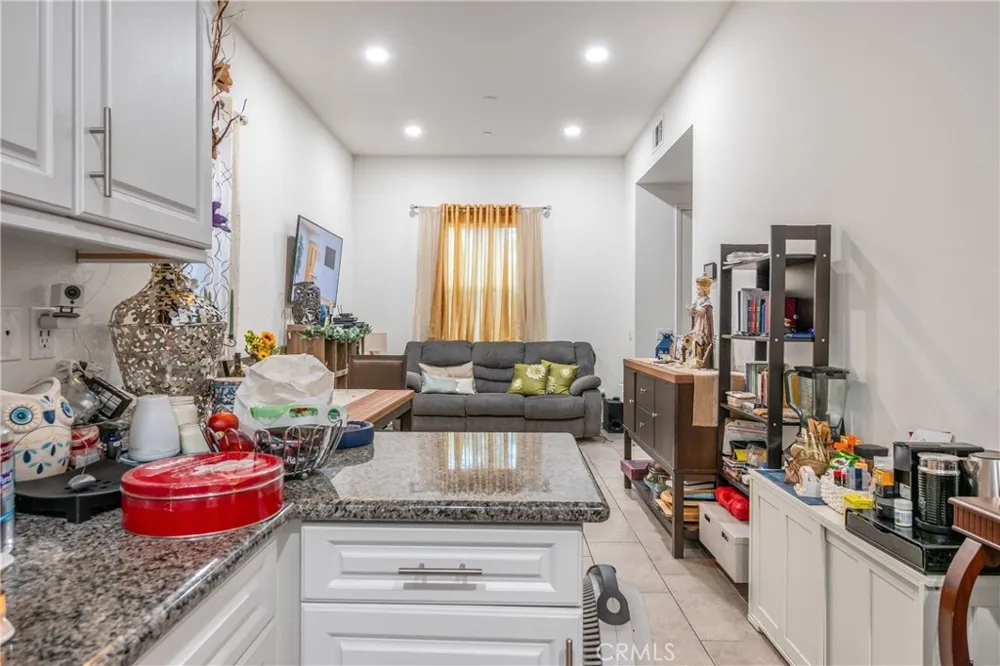 4956 Willow #E Montclair, CA 91763