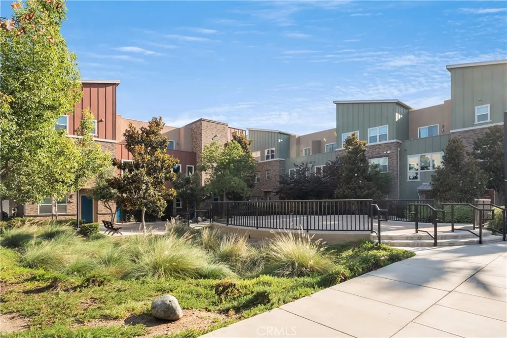 4956 Willow #E Montclair, CA 91763