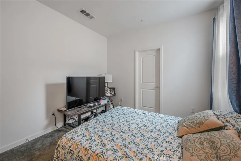 4956 Willow #E Montclair, CA 91763