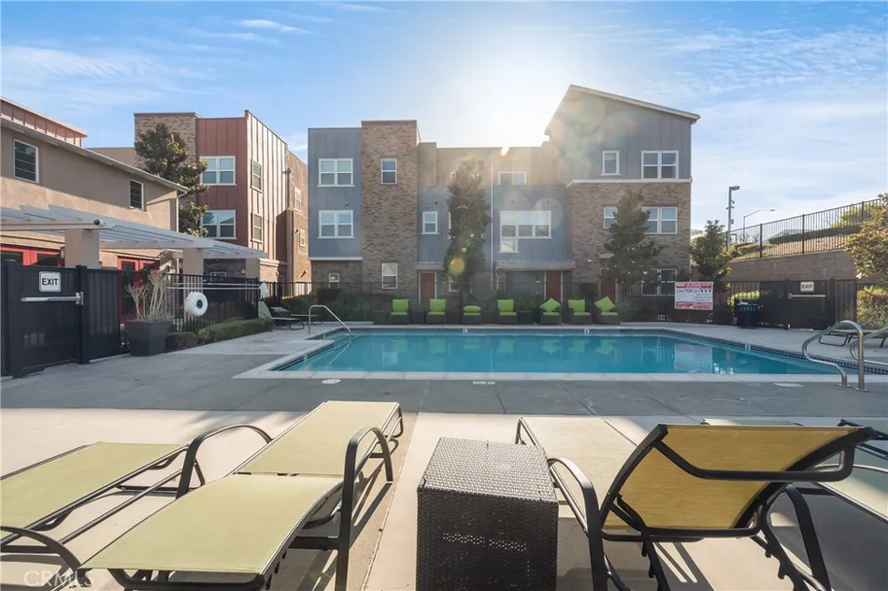 4956 Willow #E Montclair, CA 91763
