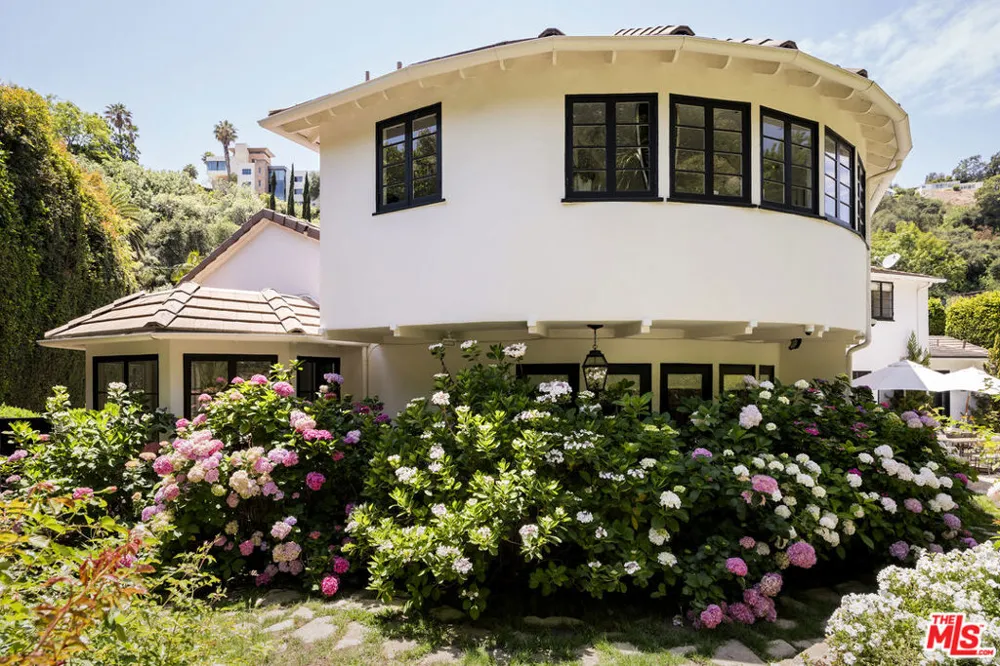 760 Beverly Glen Boulevard Los Angeles, CA 90077