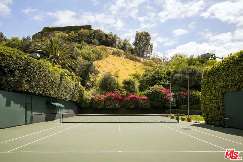 760 Beverly Glen Boulevard Los Angeles, CA 90077