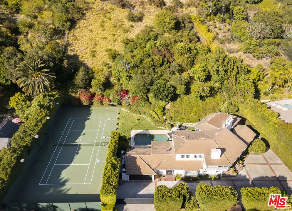 760 Beverly Glen Boulevard Los Angeles, CA 90077