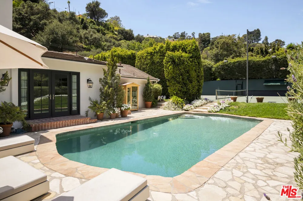 760 Beverly Glen Boulevard Los Angeles, CA 90077