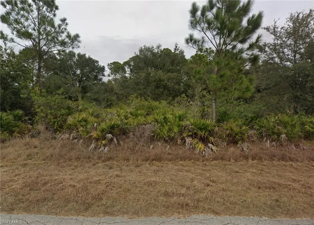 3905 E 21st Street Alva, FL 33920