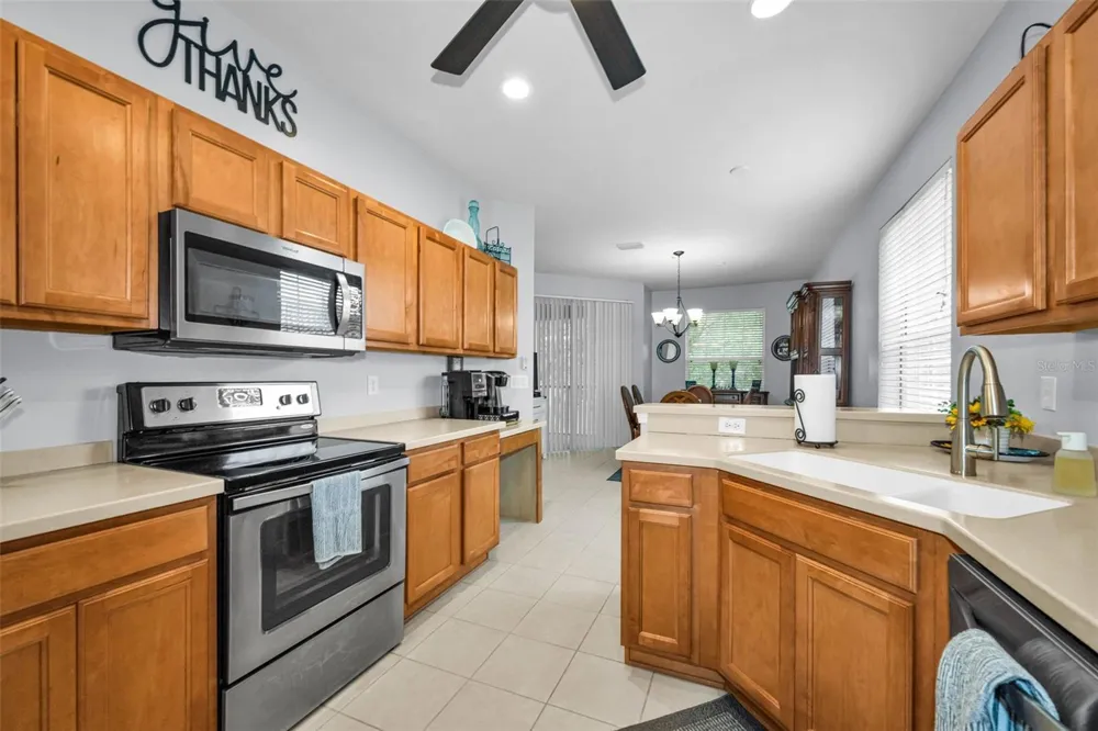 889 LANTERN WAY Clearwater, FL 33765