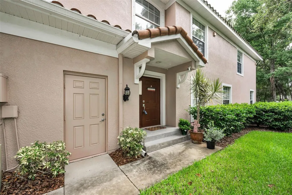 889 LANTERN WAY Clearwater, FL 33765