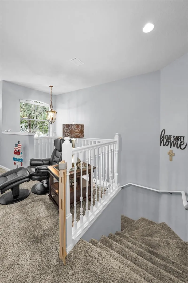 889 LANTERN WAY Clearwater, FL 33765