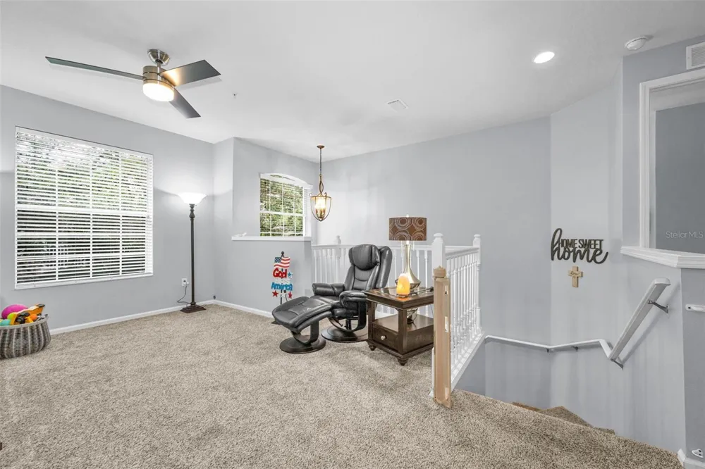 889 LANTERN WAY Clearwater, FL 33765