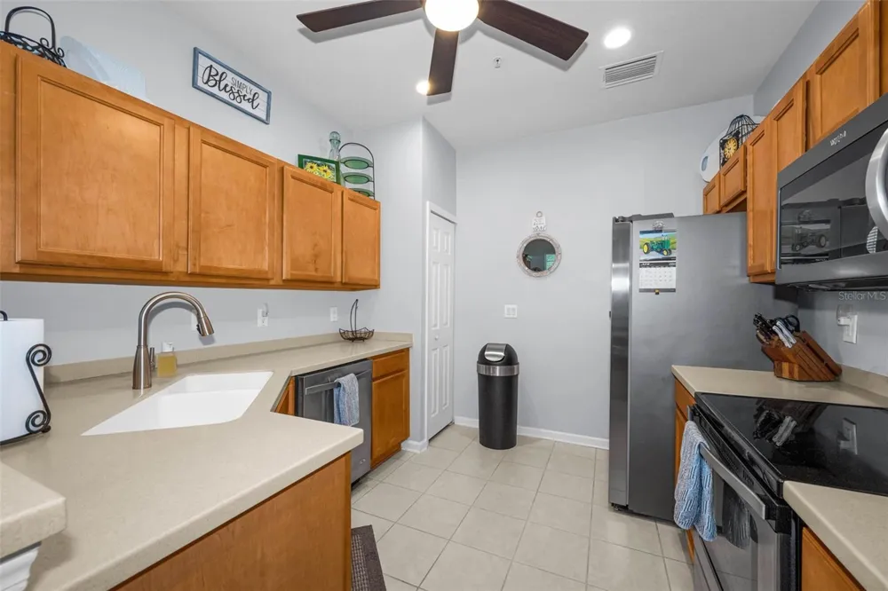 889 LANTERN WAY Clearwater, FL 33765