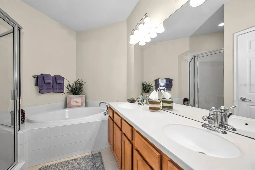 889 LANTERN WAY Clearwater, FL 33765