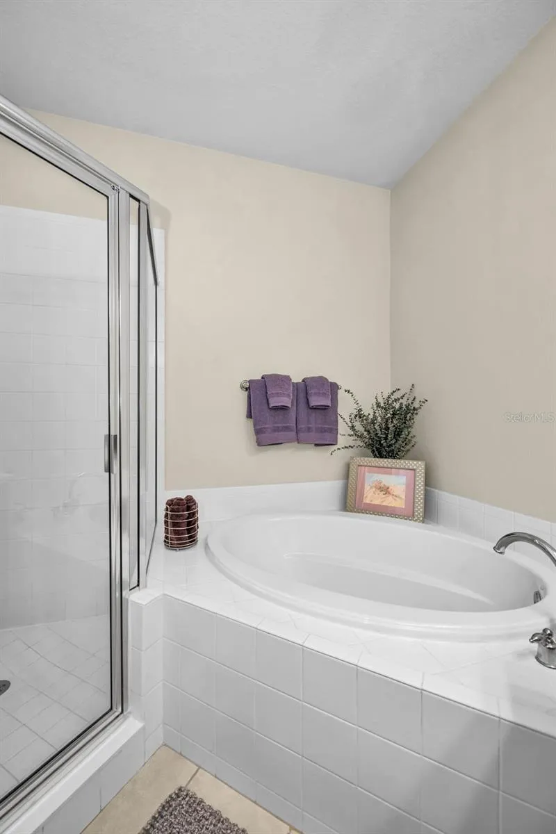 889 LANTERN WAY Clearwater, FL 33765