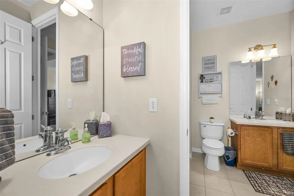 889 LANTERN WAY Clearwater, FL 33765