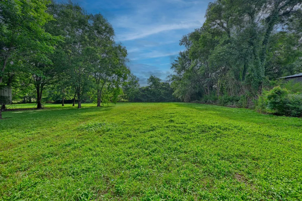 915 Farmers Brenham, TX 77833