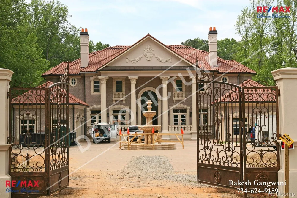 31111 Lahser Road Beverly Hills Village, MI 48025