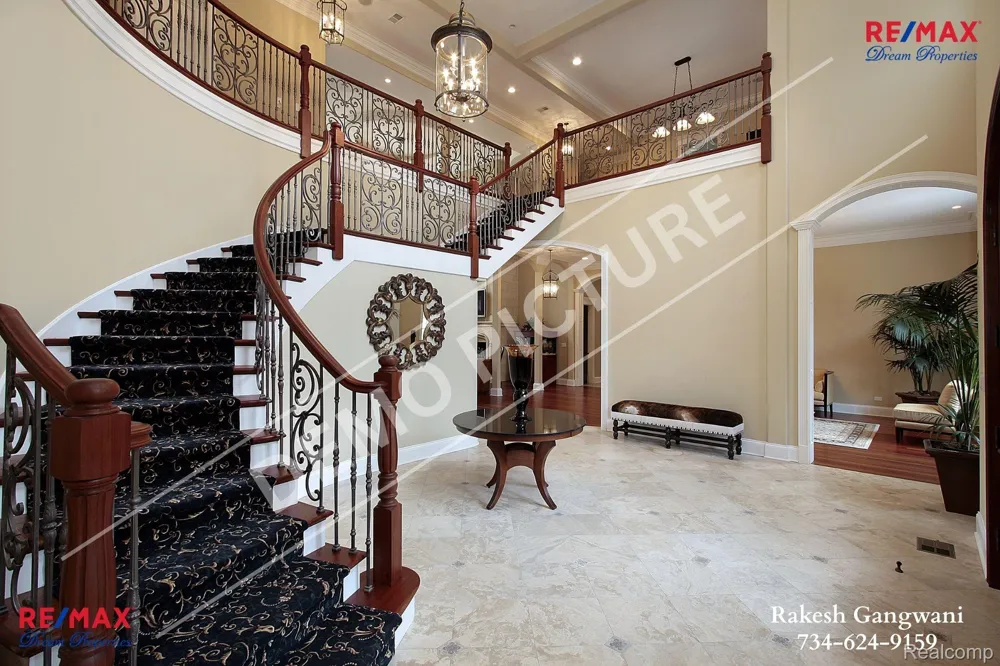 31111 Lahser Road Beverly Hills Village, MI 48025