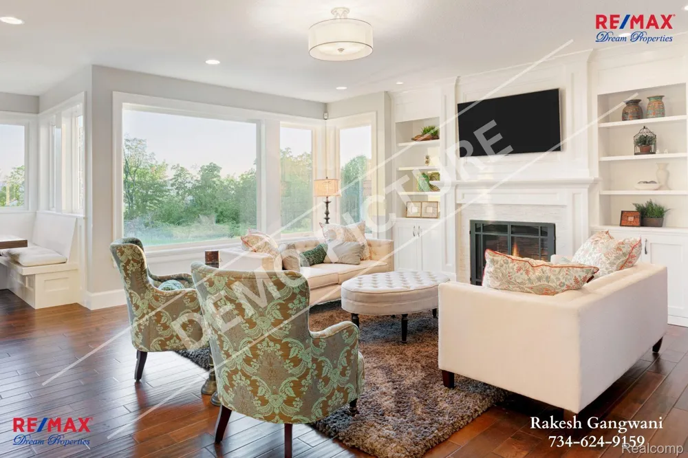 31111 Lahser Road Beverly Hills Village, MI 48025